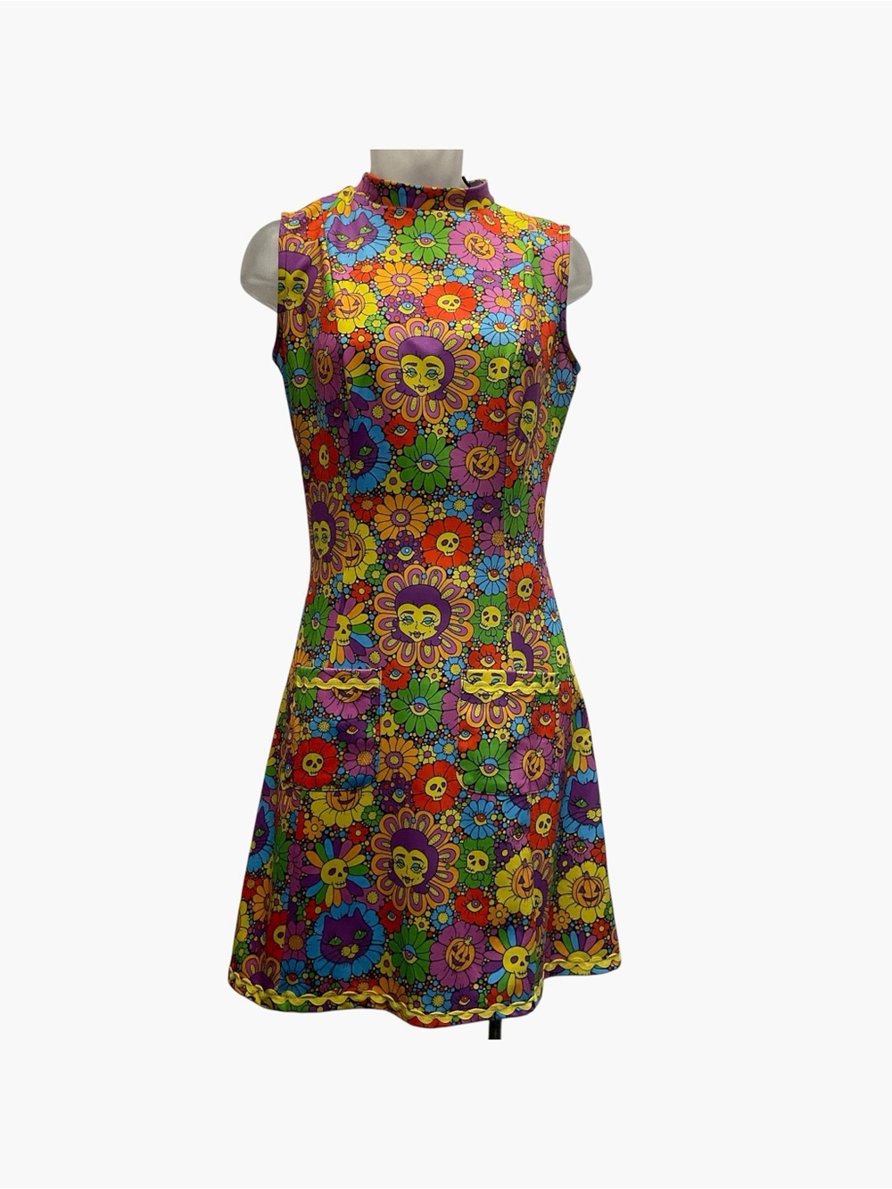 Sourpuss Daisy Disaster Mock Neck Dress Size M vibrant, psychedelic Retro Print